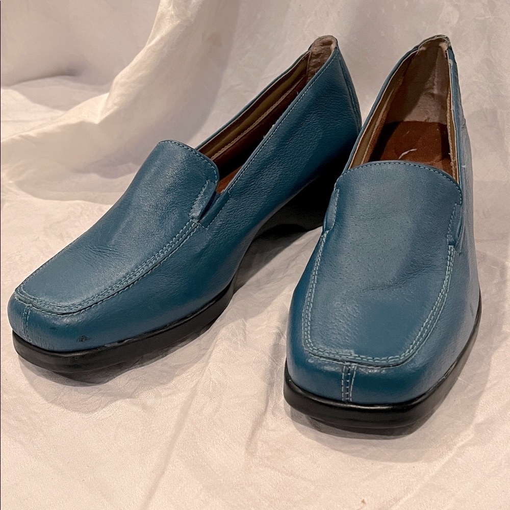 Comfortview Women's Blue Leather Loafers
